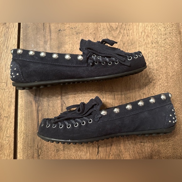 GUC Women’s Minnetonka X Rebecca Minkoff Moccasins Color Navy Size 6. - Picture 4 of 7